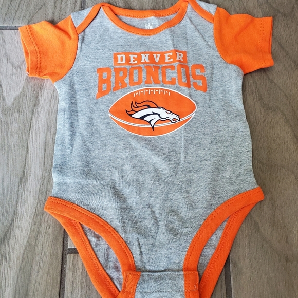 NFL Denver Broncos Infant Boys 3-pack Bodysuits - Picture 3 of 5